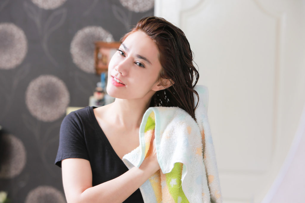 argan oil hair mask-girlwashing hair